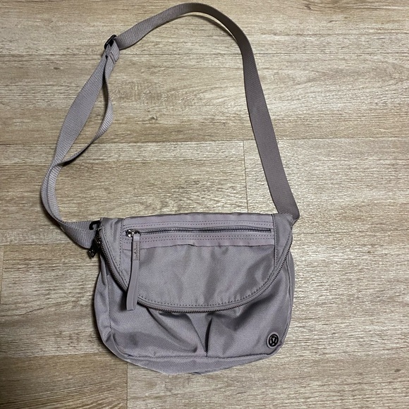 lululemon athletica Handbags - LULULEMON GRAY FESTIVAL CROSSBODY BAG